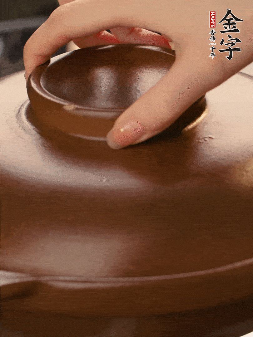 再下日本豆腐煮3分鐘。