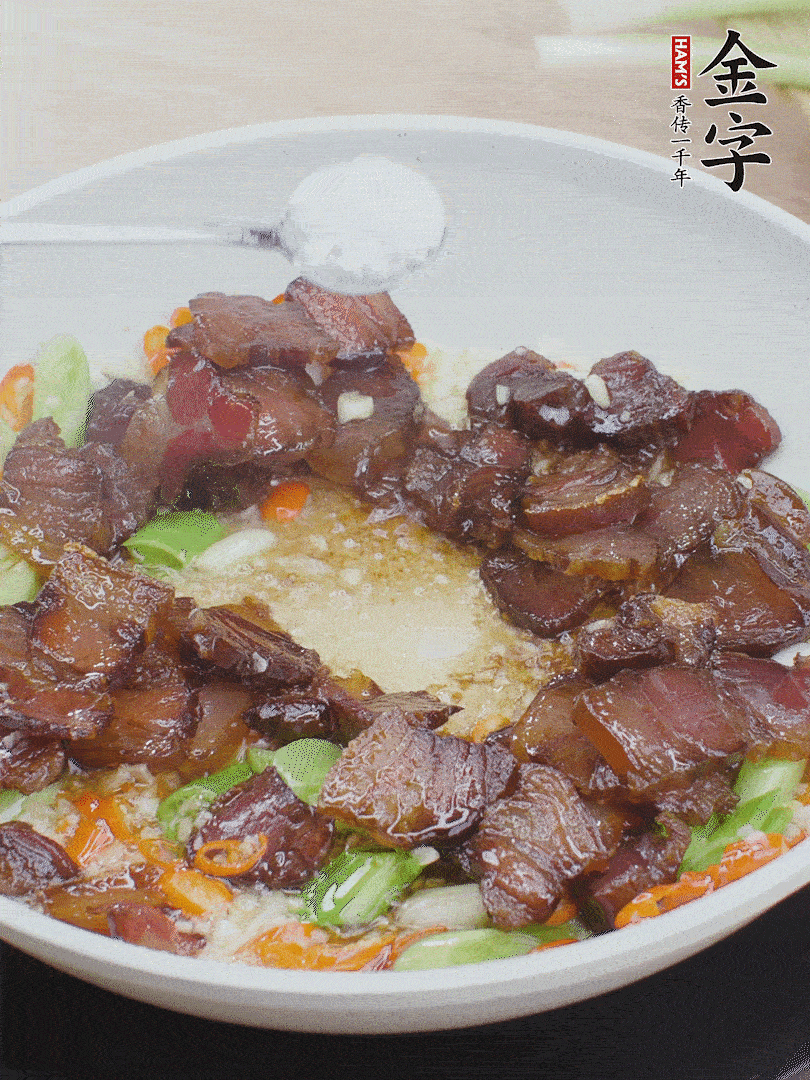 下醬油肉，一點(diǎn)生抽、白糖調(diào)味。