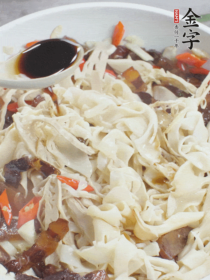 下糯米筍，淋一點(diǎn)生抽、蠔油調(diào)味。